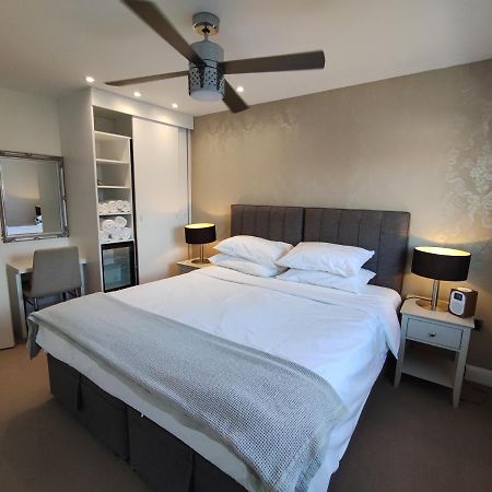 Modern 2 Bedroom Flat With Private Outdoor Terrace Londen Buitenkant foto