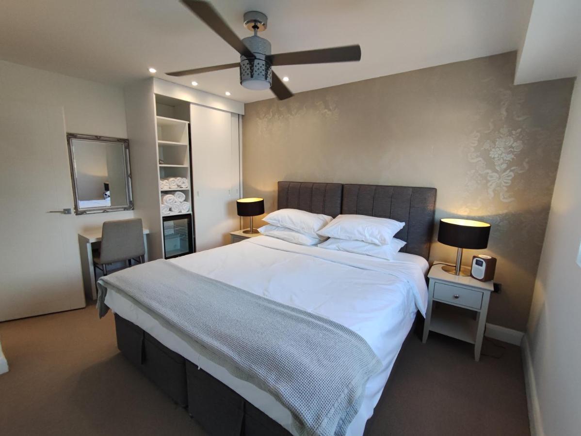 Modern 2 Bedroom Flat With Private Outdoor Terrace Londen Buitenkant foto