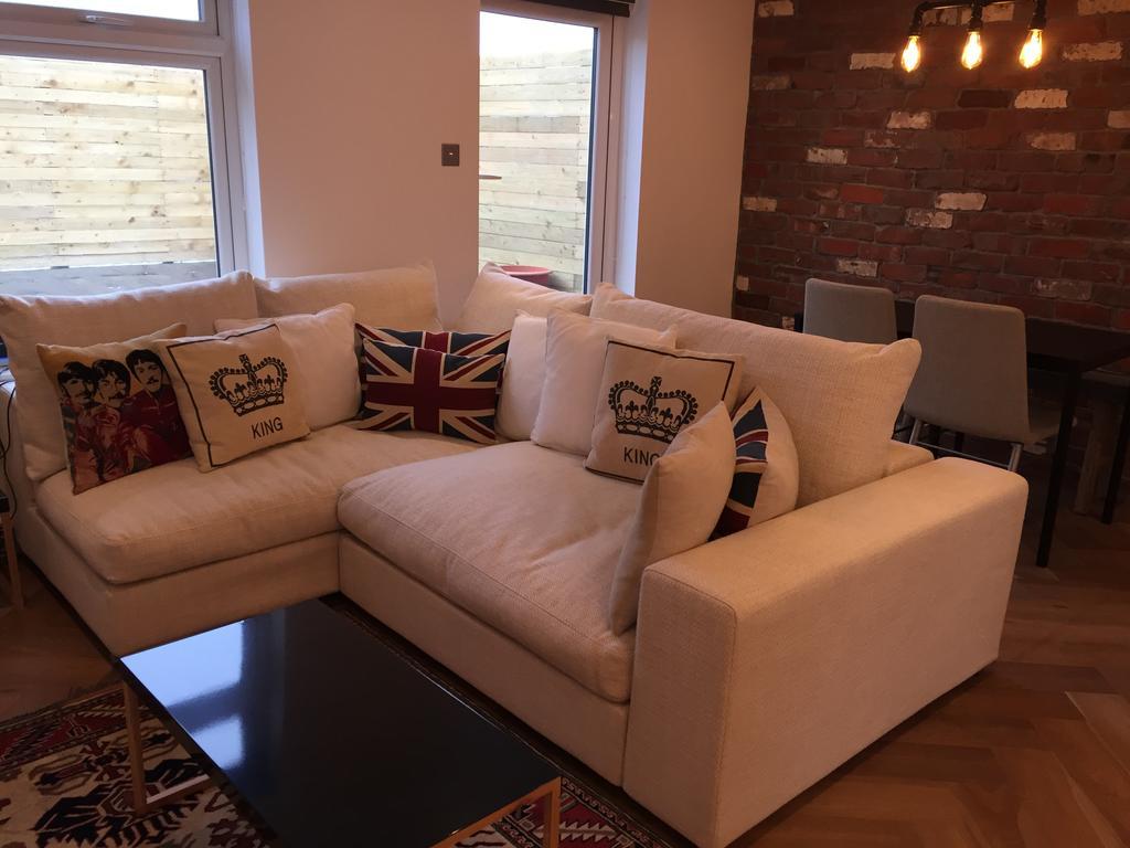 Modern 2 Bedroom Flat With Private Outdoor Terrace Londen Buitenkant foto