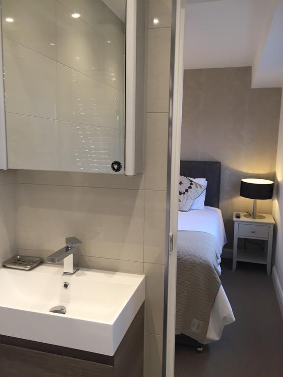 Modern 2 Bedroom Flat With Private Outdoor Terrace Londen Buitenkant foto